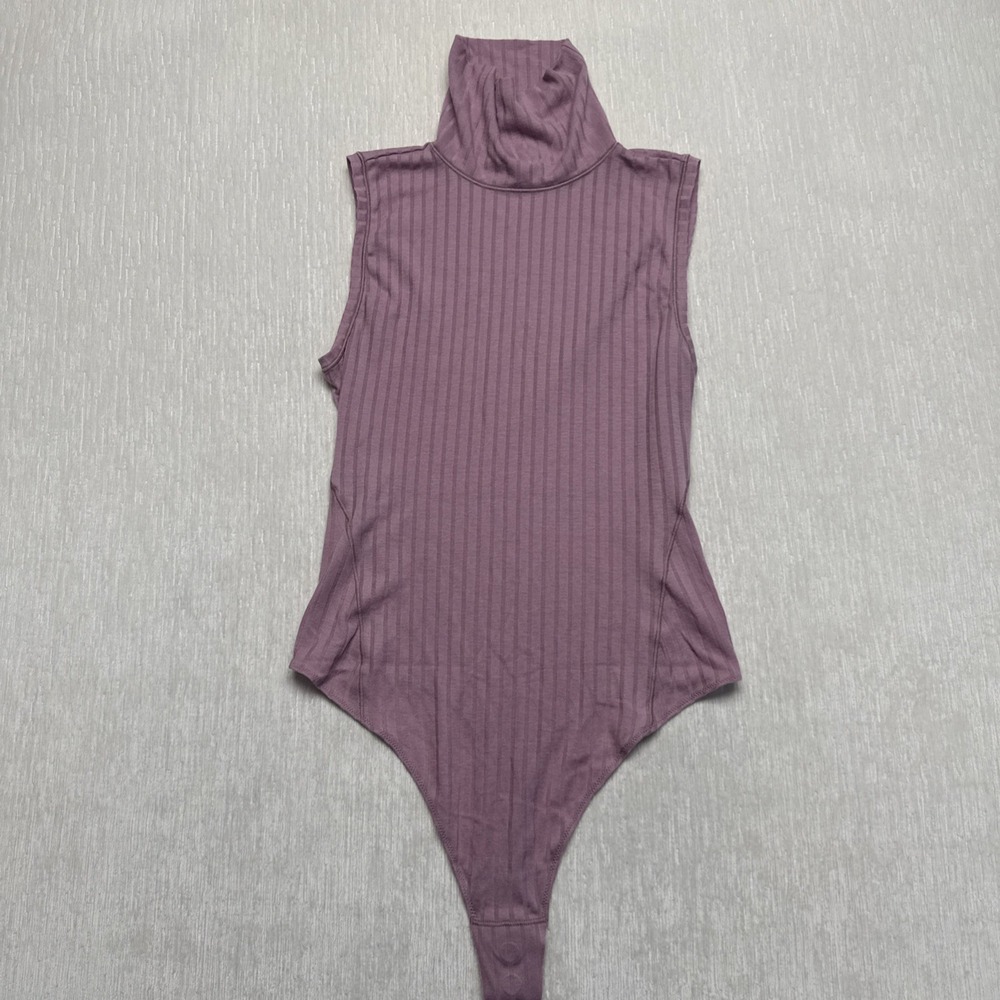 Lululemon Sleeveless Turtleneck Bodysuit Merino Wool Blend Women Medium Pink Rib